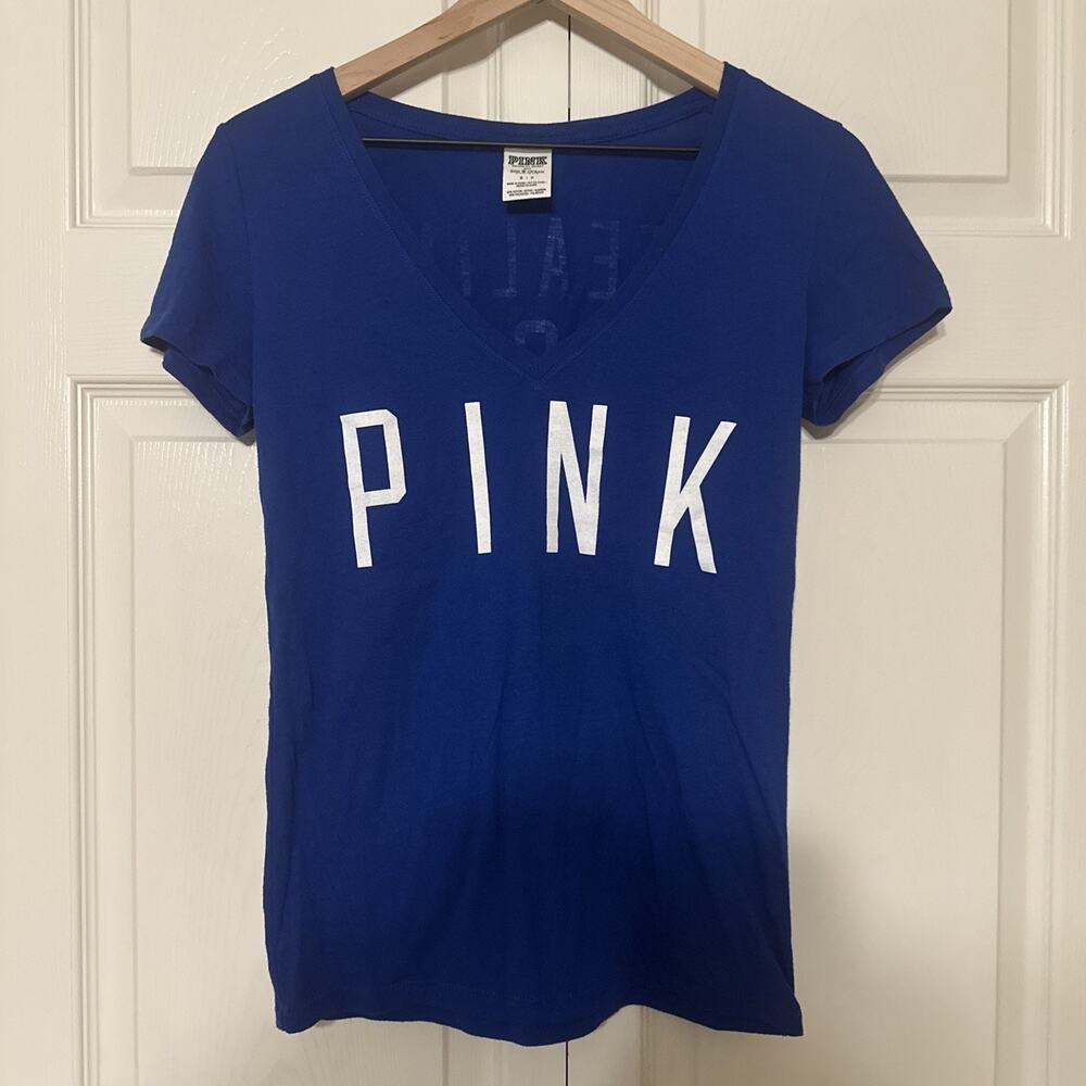 Victoria’s Secret PINK - STEALING BASES WITH THE CUBS V-Neck Tee - Small
